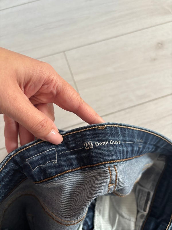 Levi's Classic Rise Slim Fit Jeans Size 29 Demi Curve — W29